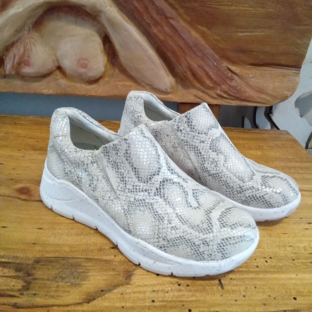 Align Women's Luna Sz 7W Leather Snake Print Slip-On Nursing Sneakers